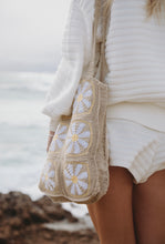 Load image into Gallery viewer, Daisy Chain Crochet Tote Bag